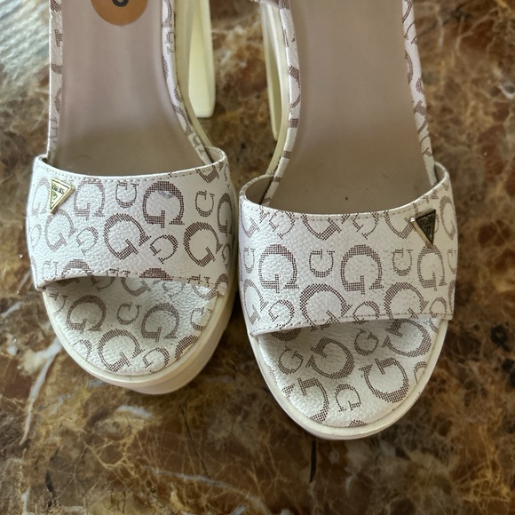 Guess White Logo-Print Platform Sandals - Women - Picture 3 of 6
